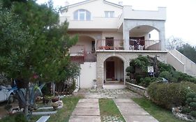 Apartments Davor
